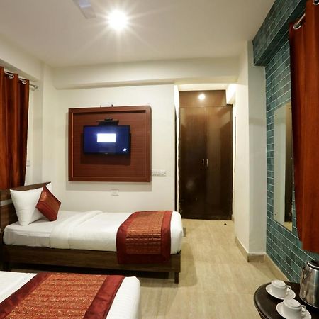 Hotel Edission View Neu-Delhi Exterior foto